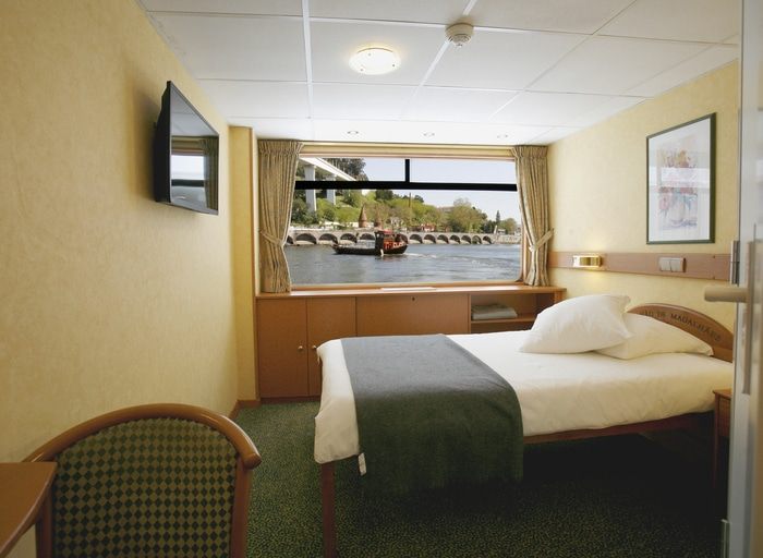 Middle Deck 2 Adjustable Twin Beds - Cat. C